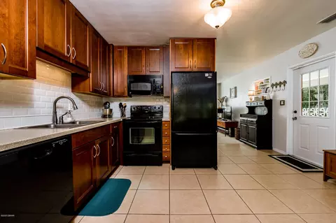 231 Warwick Ave, Ormond Beach, FL 32174 photo 9