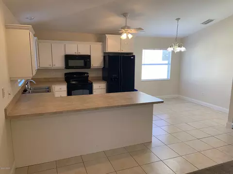 530 Collins St, Ormond Beach, FL 32174 photo 4