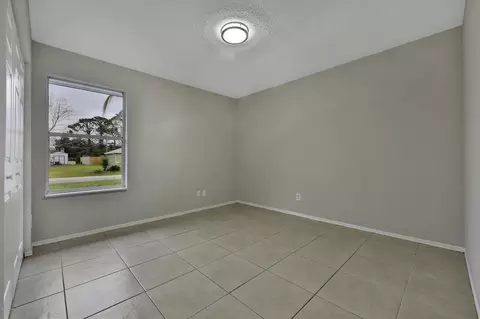 3314 Unity Tree Dr, Edgewater, FL 32141 photo 2