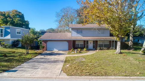 8 Arrowhead Cir, Ormond Beach, FL 32174 photo 2