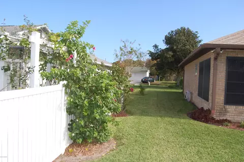 3228 Queen Palm Dr, Edgewater, FL 32141 photo 10
