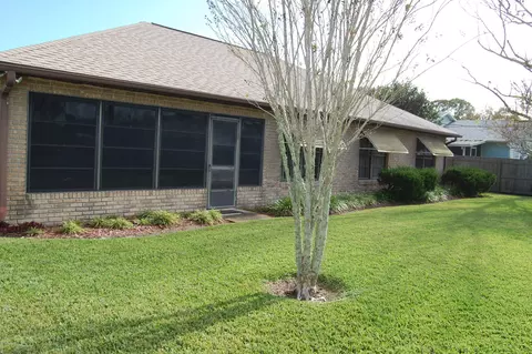 3228 Queen Palm Dr, Edgewater, FL 32141 photo 9