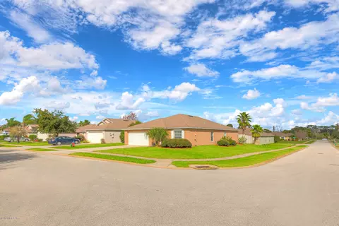 201 2 Oaks Dr, Edgewater, FL 32141 photo 2
