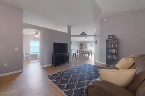 201 2 Oaks Dr, Edgewater, FL 32141 photo 7