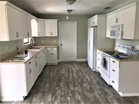 2912 Pine Tree Dr, Edgewater, FL 32141 photo 2