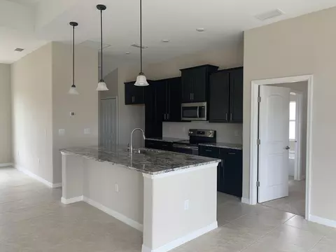 135 Hernandez Ave, Ormond Beach, FL 32174 photo 4