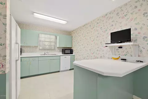 2714 Silver Palm Dr, Edgewater, FL 32141 photo 5