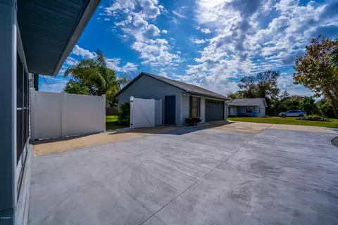 3205 Queen Palm Dr, Edgewater, FL 32141 photo 8