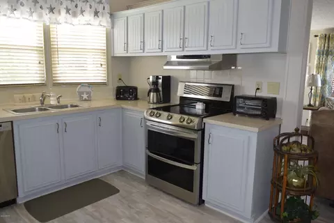609 Charter Ln, Edgewater, FL 32141 photo 8