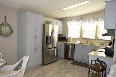 609 Charter Ln, Edgewater, FL 32141 photo 9