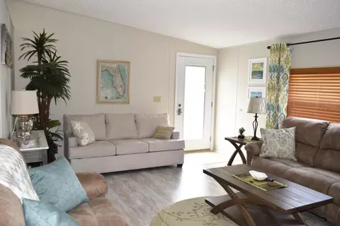 609 Charter Ln, Edgewater, FL 32141 photo 4