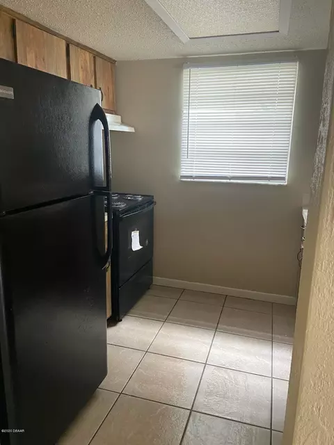 304 N 3rd St, Flagler Beach, FL 32136 photo 2