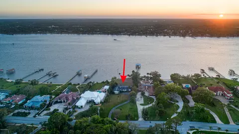 610 Riverside Dr, Ormond Beach, FL 32176 photo 1