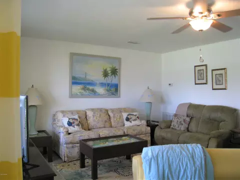27 Briggs Dr, Ormond Beach, FL 32176 photo 2