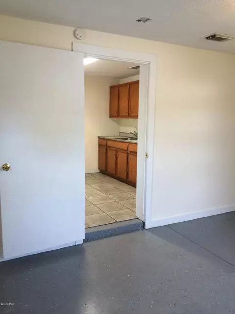 906 Flagler Ave, Edgewater, FL 32132 photo 9