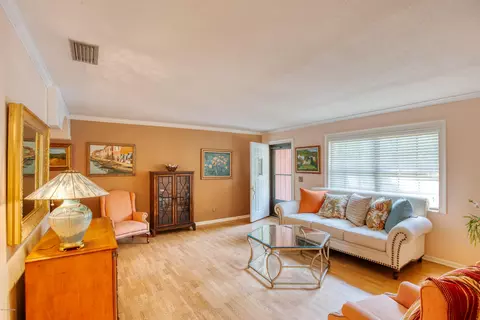 557 Hand Ave, Ormond Beach, FL 32174 photo 6