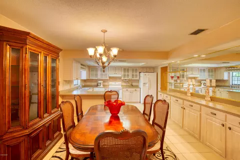 557 Hand Ave, Ormond Beach, FL 32174 photo 8