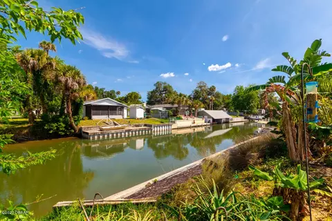 157 Flamingo Rd, Edgewater, FL 32141 photo 3