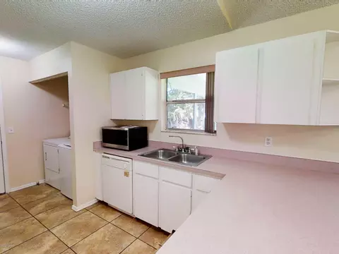 2104 Lime Tree Dr, Edgewater, FL 32141 photo 10