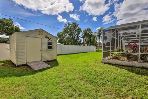 3231 Pine Tree Dr, Edgewater, FL 32141 photo 17