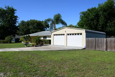 2011 Sabal Palm Dr, Edgewater, FL 32141 photo 4
