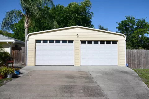 2011 Sabal Palm Dr, Edgewater, FL 32141 photo 3