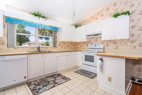 1427 Golf Ave, Ormond Beach, FL 32174 photo 5