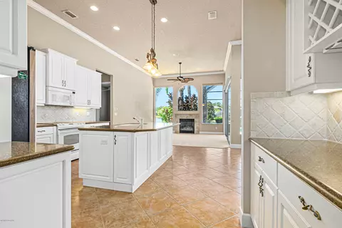 1008 Lake Bridge Dr, Ormond Beach, FL 32174 photo 11