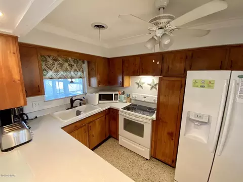 723 Luna Dr, Ormond Beach, FL 32176 photo 11