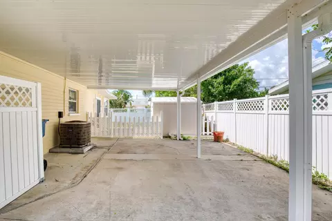 20 Briggs Dr, Ormond Beach, FL 32176 photo 9