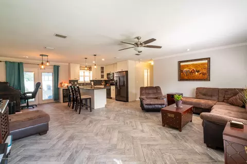 1810 Queen Palm Dr, Edgewater, FL 32132 photo 8