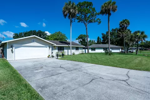 1810 Queen Palm Dr, Edgewater, FL 32132 photo 3