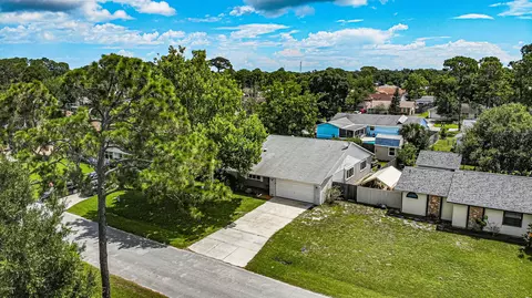 3033 Sabal Palm Dr, Edgewater, FL 32141 photo 4