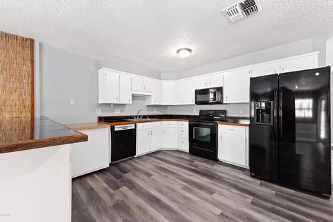 2111 Queen Palm Dr, Edgewater, FL 32141 photo 8