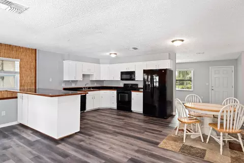 2111 Queen Palm Dr, Edgewater, FL 32141 photo 9