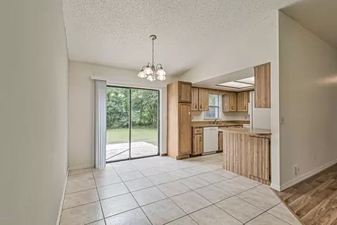 3215 Orange Tree Dr, Edgewater, FL 32141 photo 7