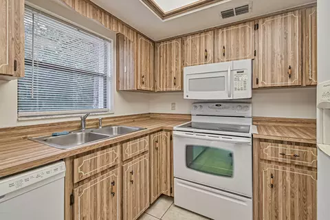 3215 Orange Tree Dr, Edgewater, FL 32141 photo 6