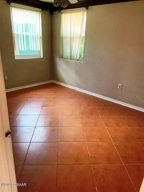 55 Palmetto Dr, Ormond Beach, FL 32176 photo 5