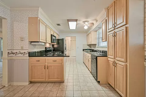 30 S St Andrews Dr, Ormond Beach, FL 32174 photo 2