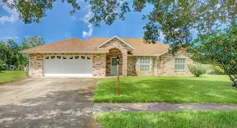 325 Pine Breeze Dr, Edgewater, FL 32141 photo 1