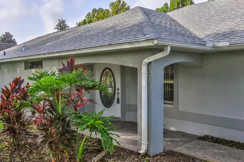 19 Sherrington Dr, Ormond Beach, FL 32174 photo 2
