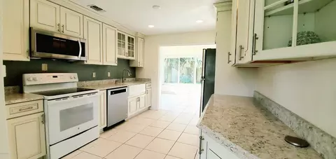 4 Azalea Dr, Ormond Beach, FL 32176 photo 6
