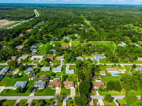 1720 Victory Palm Dr, Edgewater, FL 32132 photo 6