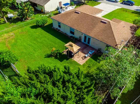 1720 Victory Palm Dr, Edgewater, FL 32132 photo 4
