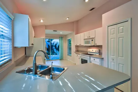 160 Avalon Dr, Ormond Beach, FL 32176 photo 5