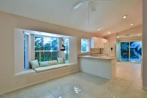 160 Avalon Dr, Ormond Beach, FL 32176 photo 4