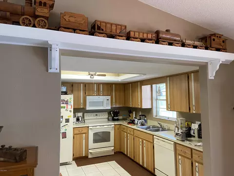 3422 Tamarind Dr, Edgewater, FL 32141 photo 5