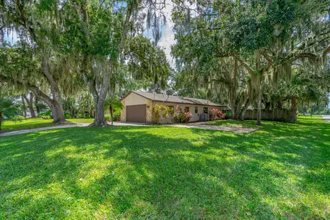 2204 Pine Tree Dr, Edgewater, FL 32141 photo 3