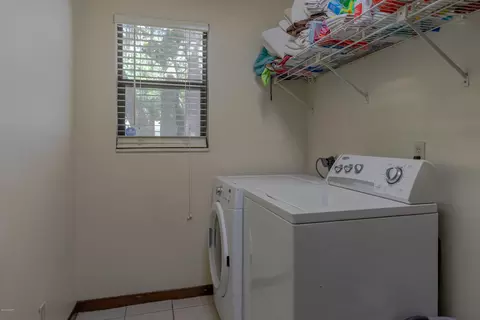2204 Pine Tree Dr, Edgewater, FL 32141 photo 27
