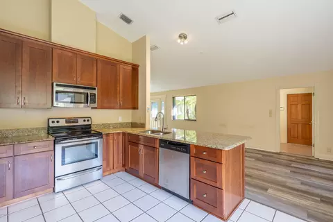 27 Rio Pinar Trl, Ormond Beach, FL 32174 photo 11